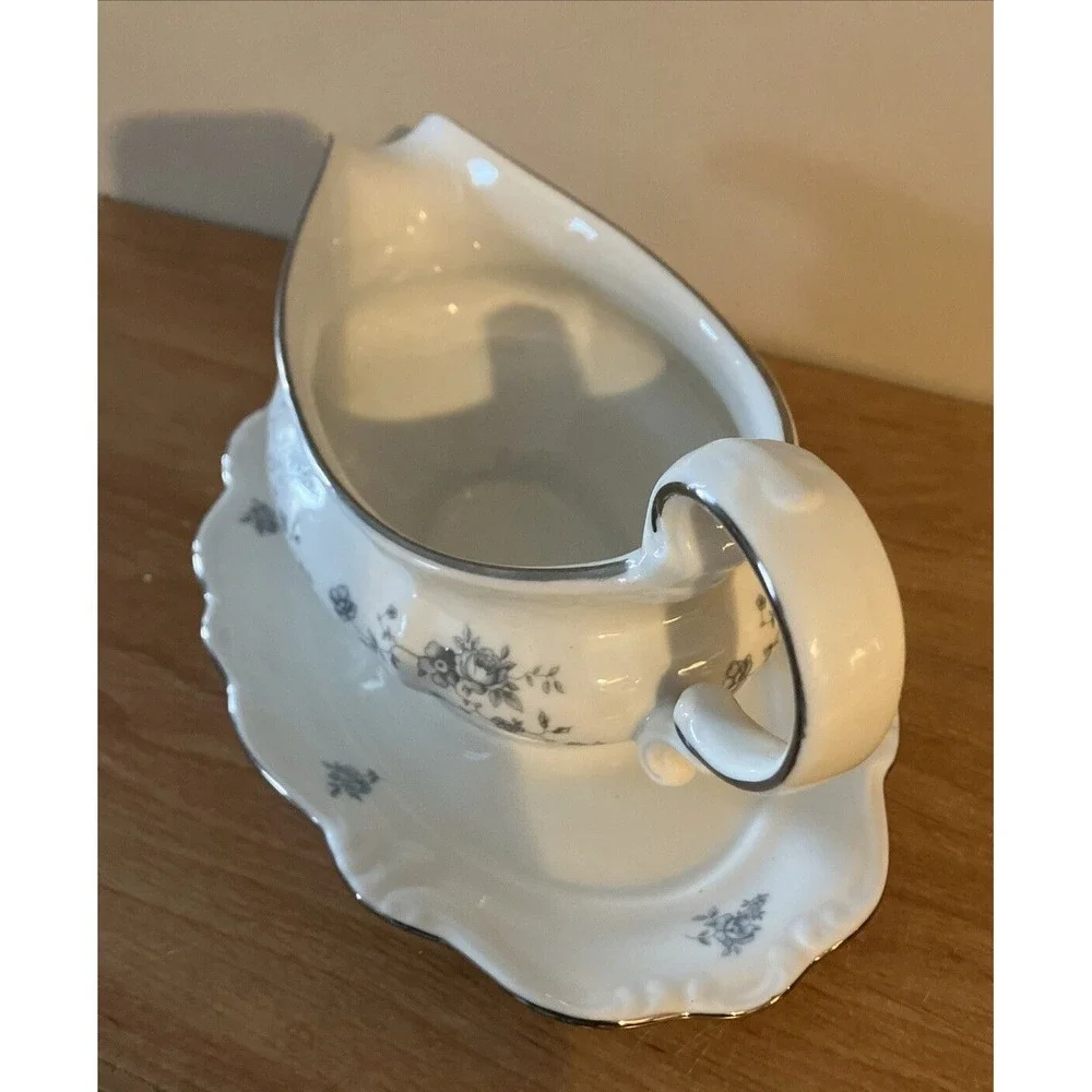 Johann Haviland Porcelain Blue Garland GRAVY BOWL with attached Plate - Germany